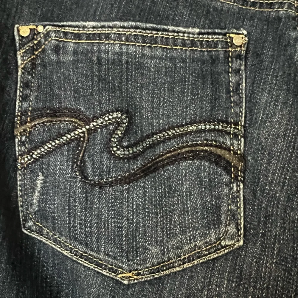 White House Black Market Slim Crop Jeans - Picture 5 of 9